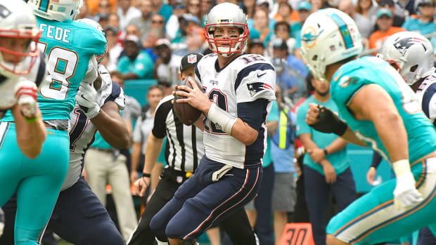 tom-brady-new-england-patriots-nfl-playoff-preview-blanket-coverage.jpg